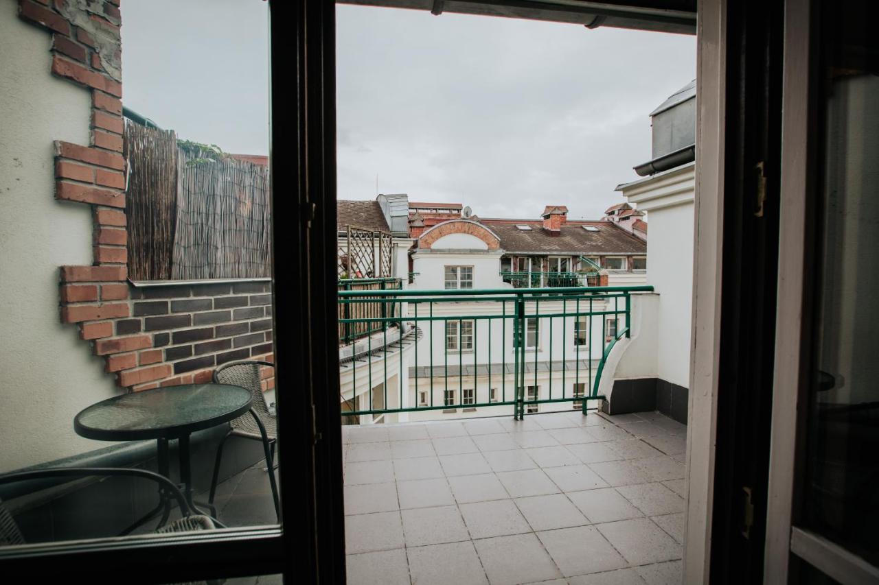 Green Wood Apartament Stara Ochota وارسو المظهر الخارجي الصورة